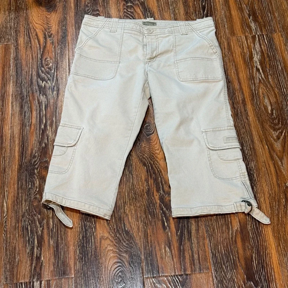 Y2K American Eagle Outfitters Womens Khaki Cargo Capri Pants Size 8 Tan Cropped